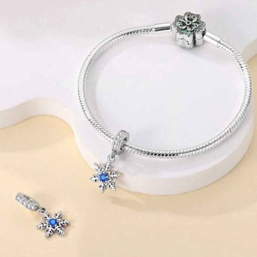 1 Pc 925 Sterling Silver Snowflake With Blue Cubic Zirconia, Charm